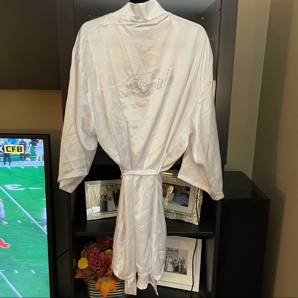 NWOT iCollection Satin Rhinestone Bride Robe 3x - Picture 1 of 5